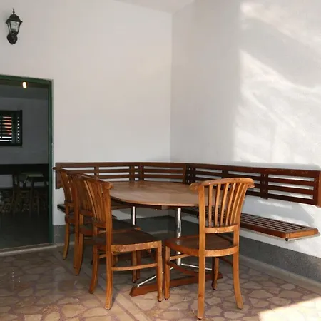 Apartment By The Sea Okrug Gornji, Ciovo - 6067 *